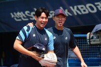 김진욱-박승욱, 친한 척해!