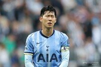 "손흥민 이상한 행동" EPL 레전드의 비판 '무슨 일?'