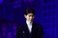 배현성, 수줍은 입장