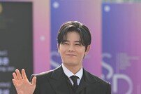 김동준, 왕의 미소