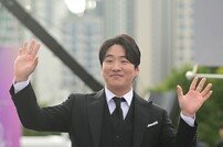 안재홍, ‘마스크걸’로 왔어요