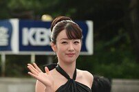 윤보미, 귀여운 미소로