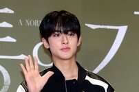 김민규 ‘샤방샤방 손인사~’