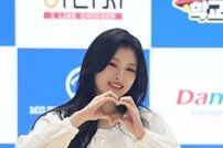 피프티피프티 아네타, 여신급 미소