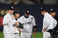 우규민, 통증 호소하며 교체