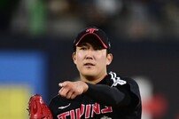 손주영, KT 타선 잠재운 손끝