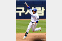김영웅, PS 첫 홈런~