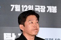 이정재, 조은지에 이어 김희원도 연출 데뷔