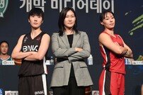 박혜진-박정은 감독-김소니아, 카리스마 포즈