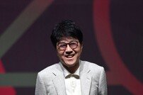 조용필 ‘포토타임은 어색해요’
