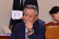 문체부, 이기흥 대한체육회장에 ‘비위 혐의’ 등으로 직무정지 통보…3연임 도전 치명적 악재로