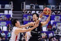 허훈 ‘파울 전에 패스’