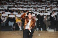 딘딘, 첫 번째 팬 콘서트 마무리 “팬들과 함께 생일 보내 행복”