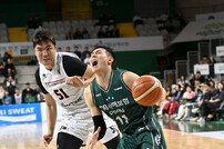 이관희 ‘파울 아닌가요’