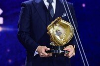 강민호, 흐뭇한 골든글러브