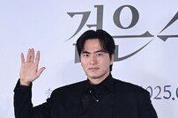 이진욱, 내년 스크린에서 만나요