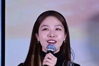 방민아, 여전한 미소