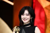 ‘SBS 연기대상’ 주인공은 장나라, 6세 연하 남편 결혼 이어 수상까지 ‘깜짝’