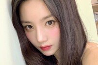 권은비, 눈맞춤에 심쿵…섹시+큐티 오가는 매력 [DA★]