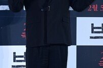 정만식, 양손에 엄지척!