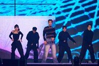 키·민호 “샤월 응원봉 발광력 좋아…샤이니 완전체도 기대해 달라” (SM 30주년 콘서트)
