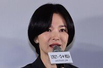 ‘검은 수녀들’ 송혜교 “‘더 글로리’ 이후 사랑 이야기로 돌아오고 싶지 않았다”