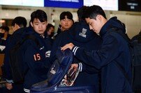 문동주, 글러브는 소중해~