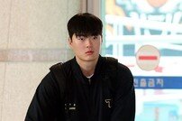 박민, 전지훈련 떠나는 진지한 모습