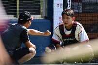2025시즌 백업 포수로 지목된 LG 이주헌…캠프에서 박경완 코치 집중 수업 받고 한 단계 성장할까