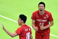 신영석, 득점 후 주먹 불끈!