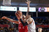 문정현 ‘파고 들어’