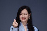 손예진, 팬심 녹이는 손하트