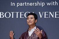주지훈, 백강현에 미술관 나들이