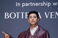 주지훈, 어디를 볼까