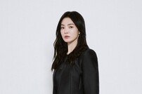 송혜교 컬래버 컬렉션…시크하고 우아한 올블랙 [화보]