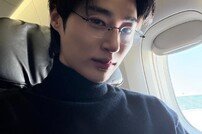 변우석, 긱시크도 완벽 소화…안 어울리는 게 없는 문짝남 [DA★]