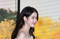 아이유, 싱그러운 등장