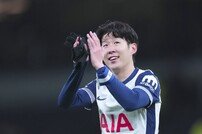 [여기는 런던] 직접 만들어 직접 해결한 손흥민…“필드 위에선 의사결정이 중요해”