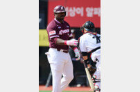 푸이그, 볼넷으로 출루