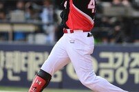‘4번타자 예열 완료‘ 멀티히트 활약 KIA 나성범 “정확한 타격만 생각, 개막 빨리 왔으면”