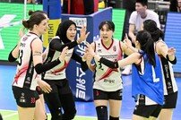 ‘부상 투혼’, ‘변칙 배구’로 일군 13년 만의 챔프전 진출, 정관장의 도전은 ‘~ing’…흥국생명 나와!