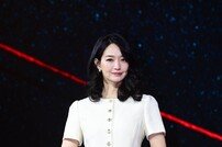 신민아, 다소곳이