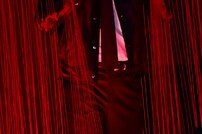 이희준, 스릴러 장인다운 깜짝 포즈