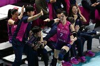 최은지, 연속 서브득점!