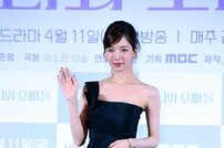 [스타의 패션] 블랙 드레스 입은 노정의, 이 정도면 시상식급
