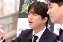 이찬원 돌직구 폭격…천만원 걸린 대결에 “안일해졌다” (뽈룬티어)