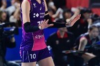 세트스코어 1-2 순간 동료 격려하는 김연경