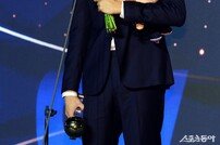 MVP 안영준 ‘첫 MVP 수상이라 떨려요~’