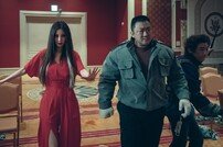 마동석X서현X이다윗, 스페셜 팀케미 예고…스틸 공개 (거룩한 밤)