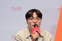 신원호 크리에이터 ‘언젠가를 향해 묵묵해 함께 가요’